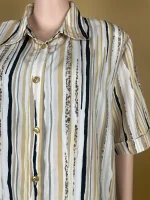 Elegant Striped Casual Shirt - Image 3