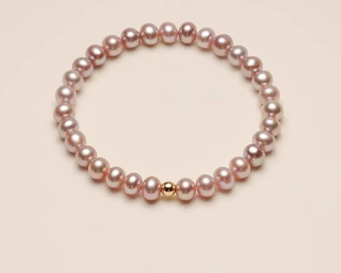 Elegant Pastel Pink Beaded Bracelet - Image 2