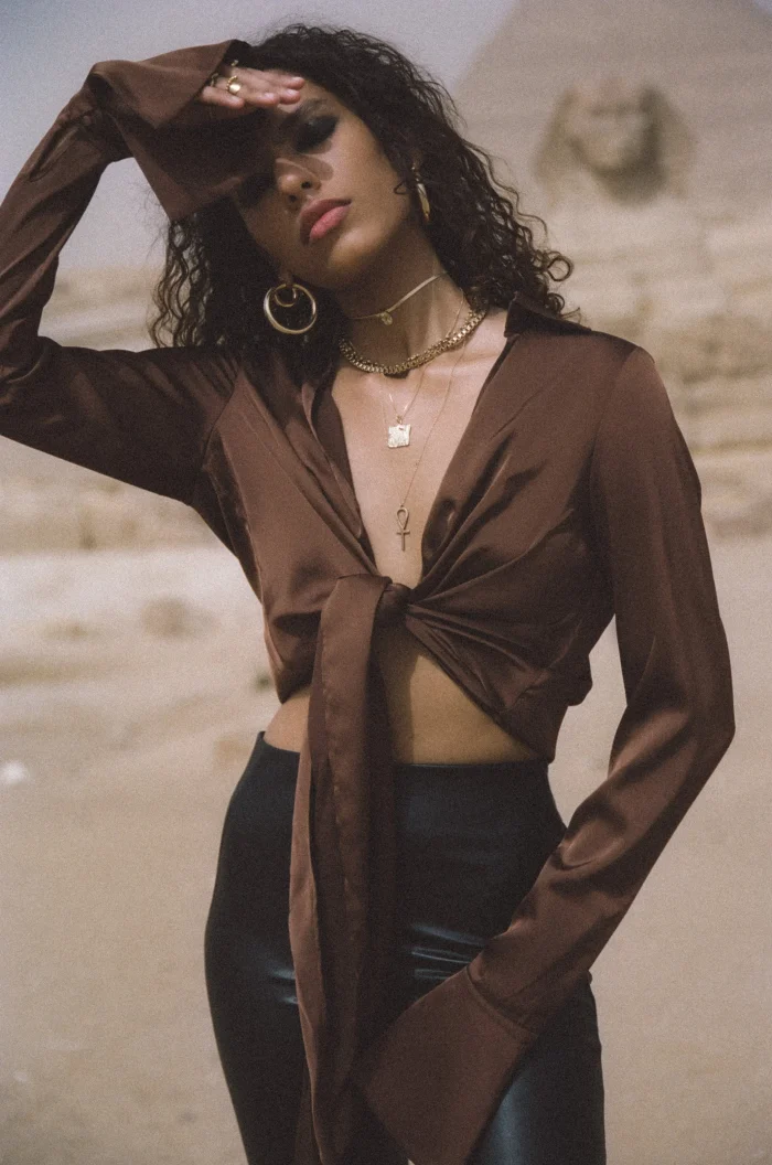 Elegantly Crafted Artistry Necklace - Image 5