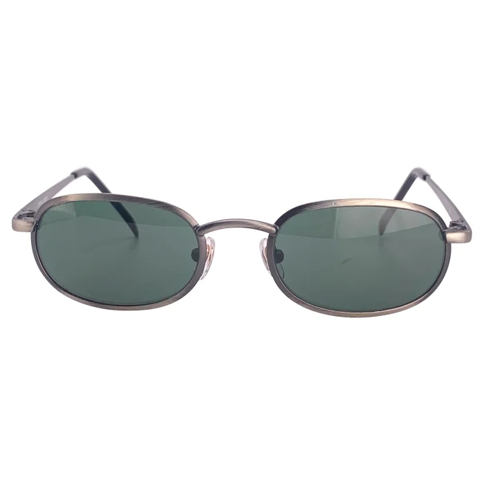 Classic Metal Frame Sunglasses - Image 4