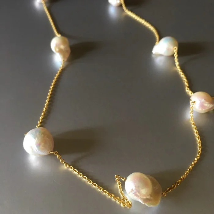 Elegant Simulated Pearl Chain Necklace - Image 2