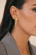 Elegant Curved Textured Earrings - Image 2